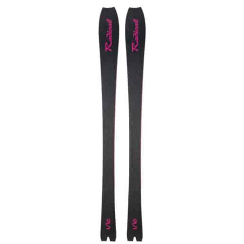 Der One of Ten Ski 2025 mit pinken Elementen auf Carbon. Ein limitiertes Meisterwerk.