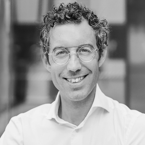 Dan MacGregor Dan MacGregor - Artist and Radical Rider